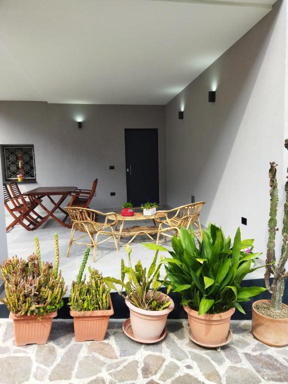 Rose Garden House